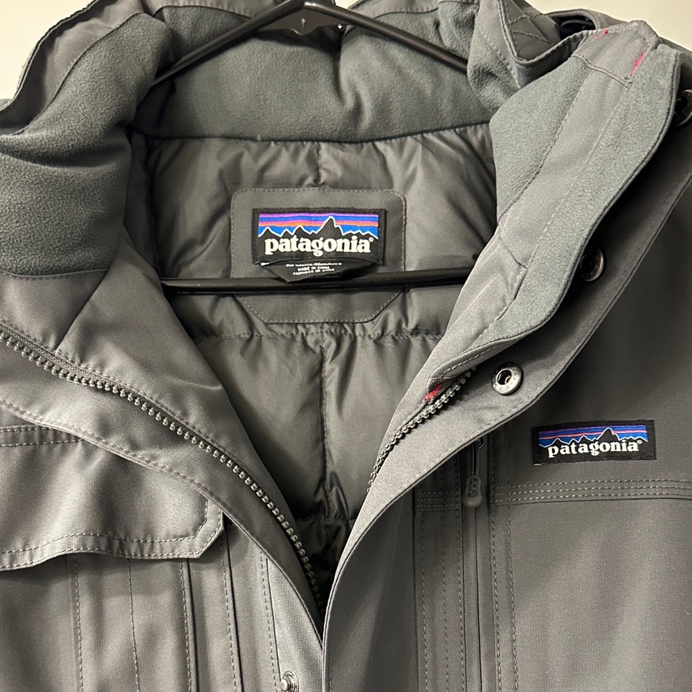 Patagonia Men's Dark Gray Wanaka Performance Jacket - Picture 2 of 3